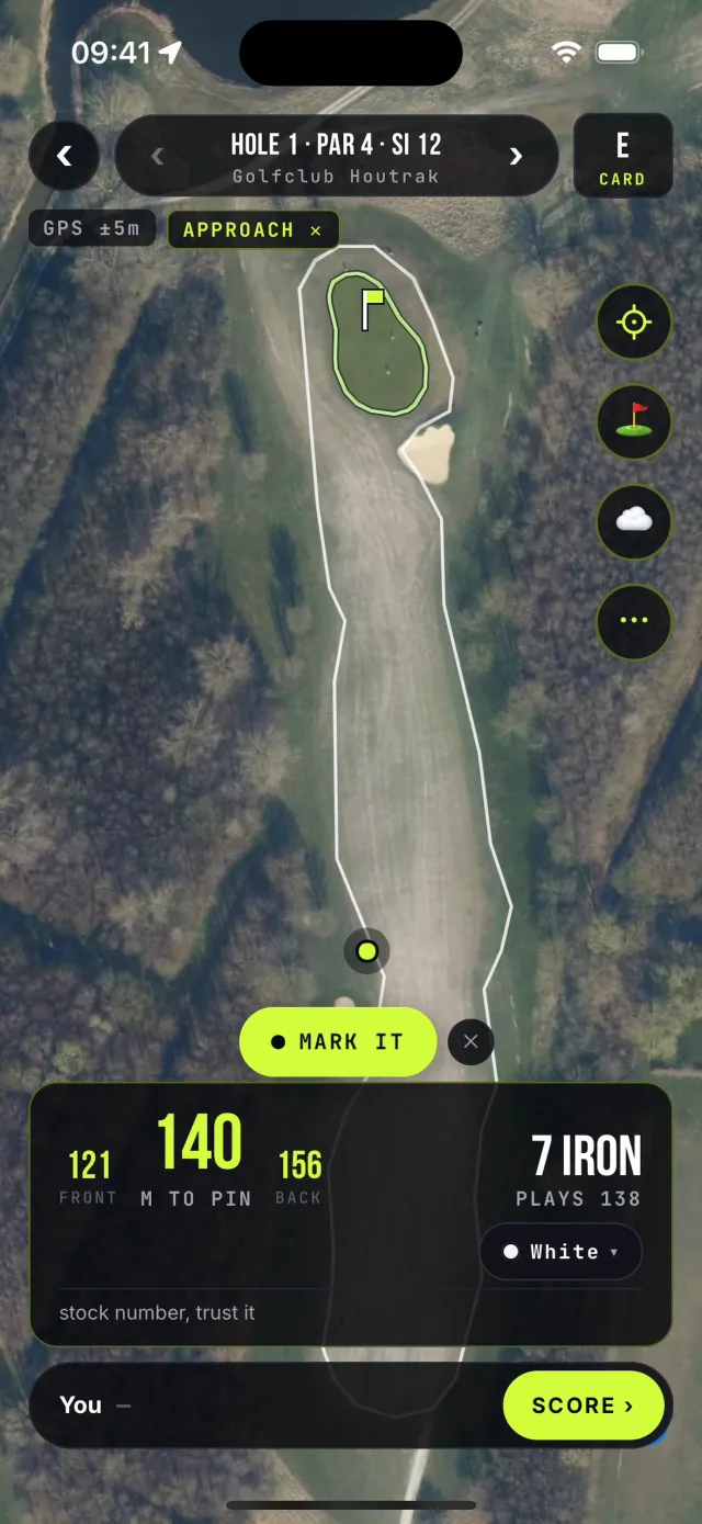 Brigands rangefinder on an iPhone: satellite hole map of Golfclub Houtrak hole 1 with 140 metres to the pin and a 7 iron call